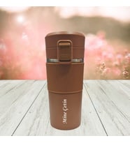 HEDİYESİBİZDEN KİŞİYE ÖZEL İSİM BASKILI PASLANMAZ ÇELİK SÜZGEÇLİ TERMOS MUG BARDAK 400 ML (Kahverengi)