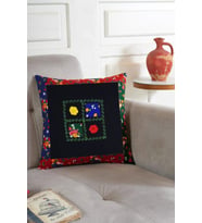 Kırçiçeği İşlemeli Yamalı İçi Dolgulu 40x40 cm Kırlent (Siyah)