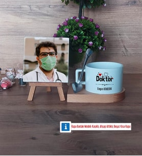 Doktor Fotoğraflı Dekoratif Taş, Kupa Bardak Beyaz Hediye Tıp Bayramı Hediyesi Doktora Hediye (Model 8)