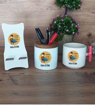 Kadın Öğretmene Hediye Hediye Sepeti Kupa Bardak T Kulplu, Kalemlik ve Ahşap Telefon Standı Öğretmenler Günü Hediyesi (Model 4)