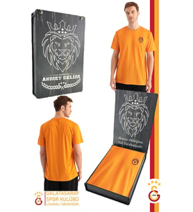 Galatasaray Orijinal Lisanslı Match Day T-Shirt Kişiye Özel Hediyelik Ahşap Kutululu (Sarı)