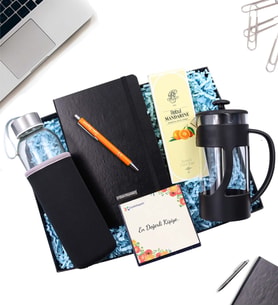 Kişiye Özel Siyah Defter & Gümüş Renk Detaylı Kalem & Özel Kılıflı 500Ml Su Matarası & Rebul Mandalina Kolonya & Siyah French Press Hediye Seti (Model 3)