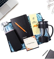 Kişiye Özel Siyah Defter & Gümüş Renk Detaylı Kalem & Özel Kılıflı 500Ml Su Matarası & Rebul Mandalina Kolonya & Siyah French Press Hediye Seti (Model 3)