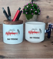 Kütüphaneci Hediye Sepeti Kupa Bardak T Kulplu, Kalemlik Hediyeleri Kütüphaneciye Hediye (Model 2)