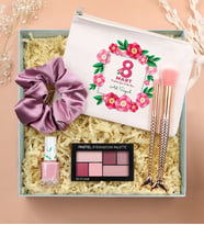 Kişiye Özel Ham Bez El Çantası & Pastel Far Paleti & Pastel Oje & 2'li Makyaj Fırçası & Saten Toka Hediye Seti (Model 1)