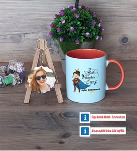 Kadın Öğretmene Hediye Kupa Bardak Beyaz ve Fotoğraflı Ahşap Anahtarlık Hediye (Model 13)