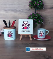 Sevimli Panda Hediye Seti Dekoratif Taş, Kalemlik, Ahşap Altlıklı Türk Kahvesi Fincanı Hediye (Model 3)