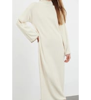 Moda Stil Relaxed Bisiklet Yaka Maxi Boy Tesettür Dikiş Detaylı Uzun Triko Elbise (Bej)