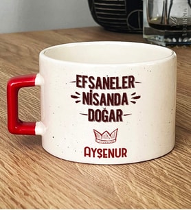 Kişiye Özel Efsaneler Nisanda Doğar Hediye Lüks Fincan Doğum Günü Hediyesi (Kırmızı)