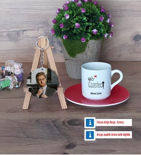 Gazeteci Türk Kahvesi Fincanı Ahşap Altlıklı ve Fotoğraflı Ahşap Anahtarlık Hediye (Model 3)