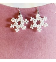 Crystal Atelier El Yapımı Boncuk Miyuki New Kar Tanesi Kadın Küpe (Beyaz)