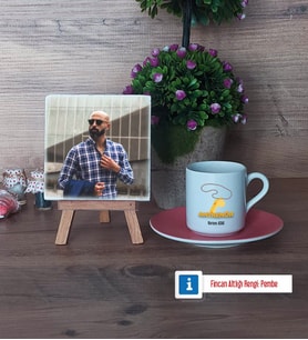 Antrenör Fotoğraflı Dekoratif Taş, Ahşap Altlıklı Türk Kahvesi Fincanı Hediye (Model 6)