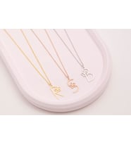 Kişiye Özel 925 Ayar Gümüş Çiçek Tasarım Harf Kolye (Gümüş)