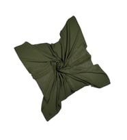 Mısırlı Eşarpları Queen Krep Simli Kadın Eşarp 110x110 cm (Haki)