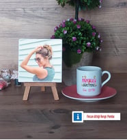 Anaokulu Öğretmeni Fotoğraflı Dekoratif Taş, Ahşap Altlıklı Türk Kahvesi Fincanı Hediye Öğretmenler Günü Hediyesi (Model 6)