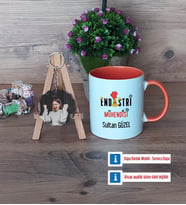 Endüstri Mühendisi Kupa Bardak Beyaz ve Fotoğraflı Ahşap Anahtarlık Hediye (Model 13)