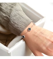 VAN CLEEF YONCA ŞANS BİLEKLİK  925 Ayar Gümüş Bileklik (Siyah)