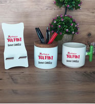 Mutfağın Sultanı Hediye Sepeti Kupa Bardak T Kulplu, Kalemlik ve Ahşap Telefon Standı Anneye Hediye Anneler günü Hediyesi (Model 8)