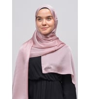 Janjan Parlak Saten Dokulu Tesettür Abiye Şifon Şal (Koyu Pembe)