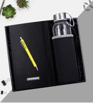 Kişiye Özel Gümüş Renk Detaylı Tükenmez Kalem & Siyah Defter & Siyah Özel Kılıflı 500Ml Su Matarası Hediye Seti (Model 5)