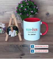 Komiser Yardımcısı Kupa Bardak Beyaz ve Fotoğraflı Ahşap Anahtarlık Hediye (Model 2)