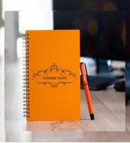 Kişiye Özel Pastel Renkli Ahşap Defter Kalem Seti 1 (Turuncu)