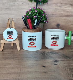 Dünyanın En Güzel Öğretmeni Hediye Sepeti Kupa Bardak T Kulplu, Kalemlik ve Anahtarlık Öğretmenler Günü Hediyesi (Model 8)