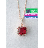 Jewelmim Kırmızı Taşlı Gümüş Prenses Kolye Rose Altın Kaplama Kare Taşlı Kolye 925 Ayar Kadın Gümüş Kolye (Rose)