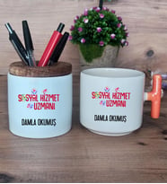 Sosyal Hizmetler Uzmanı Hediye Sepeti Kupa Bardak T Kulplu, Kalemlik Hediyeleri Sosyal Hizmetler Uzmanına Hediye (Model 7)
