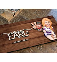 BK Gift Kişiye Özel Sevgililer Karikatürlü Kabartma Figürlü Ahşap Tablo, Duvar Dekoru, Arkadaşa Hediye, Özel Tasarım Ev Hediyesi-30 (Ceviz)