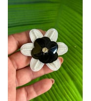 6X6 CM ZİRKON TAŞLI KABARTMA ÇİÇEK ARMA APLİKE DİKİŞ AKSESUARI (Siyah)