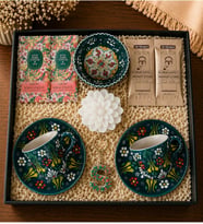 El Yapımı Çini Fincan & Çini Kase & Epoksi Harf Anahtarlık & Lotus Mum  & Kahve & Mendil & Hediye Seti (K.Haki) (K.HAKI)