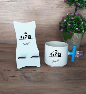 Sevimli Panda Hediye Sepeti Kupa Bardak T Kulplu ve Ahşap Telefon Standı Arkadaşa Doğum Günü Hediyesi (Model 3)