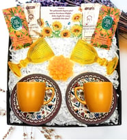 Premium Kahve Fincanı & Kristal Bardak & Lotus Mum & Özel Tasarım Hediye Kartı (hardal sarı) (Sarı-Saks)
