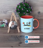 Bankacı Kupa Bardak Beyaz ve Fotoğraflı Ahşap Anahtarlık Hediye (Model 13)