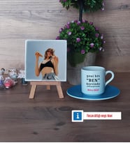 Motto Yeni Bir Ben Fotoğraflı Dekoratif Taş, Ahşap Altlıklı Türk Kahvesi Fincanı Hediye (Model 5)