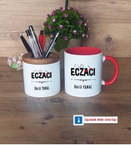 Eczacı Kalemlik, Kupa Bardak T Kişiye Özel Hediye (Model 5)
