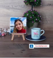 Rusça Öğretmeni Fotoğraflı Dekoratif Taş, Ahşap Altlıklı Türk Kahvesi Fincanı Hediye (Model 4)