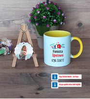 Fransızca Öğretmeni Kupa Bardak Beyaz ve Fotoğraflı Ahşap Anahtarlık Hediye Öğretmenler Günü Hediyesi (Model 7)