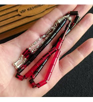5,5x10 mm Kesme Ateşi Kehribar Tesbih İsme Özel Kişiselleştirilebilir Ahşap Kutulu Tespih (Siyah-Kırmızı)