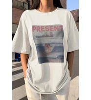 Unisex Present Baskılı Oversize Tshirt (Beyaz)
