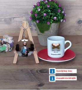Kuran Kursu Hocası Türk Kahvesi Fincanı Ahşap Altlıklı ve Fotoğraflı Ahşap Anahtarlık Hediye (Model 3)