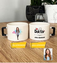 Kişiye Özel Karikatürlü Doktor Hediye Lüks Fincan Kadın Doktora Hediye Tıp Bayramı Hediyesi (Siyah)