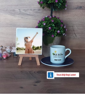 Resim Öğretmeni Fotoğraflı Dekoratif Taş, Ahşap Altlıklı Türk Kahvesi Fincanı Hediye (Model 4)
