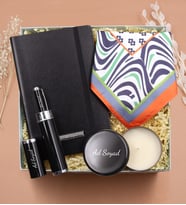 Kişiye Özel Defter & Özel Kutulu Touch Pen & Turuncu Detaylı Fular & Metal Kutulu Mum Hediye Seti (Siyah)