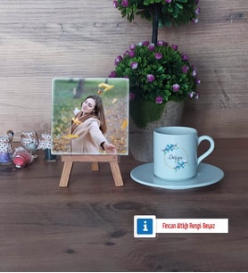 İsme Özel Doğum Günü Hediyesi Fotoğraflı Dekoratif Taş, Ahşap Altlıklı Türk Kahvesi Fincanı Hediye (Model 2)