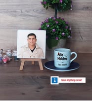 Aile Hekimi Fotoğraflı Dekoratif Taş, Ahşap Altlıklı Türk Kahvesi Fincanı Hediye (Model 4)