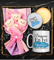 Öğretmenler Gününe Özel Tasarımlı Kupa & Üçlü Peluş Ayıcık Buketi & Özel Tasarım Mum Hediye Seti (Mavi)