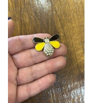 RENKLİ ZİRKON TAŞLI ARI BROŞ YAKA İĞNESİ GİYİM TÜRBAN AKSESUARI 3X2 CM (Sarı)