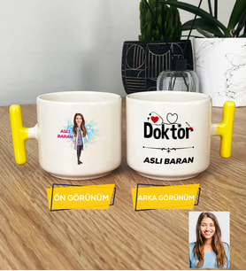 Kişiye Özel Karikatürlü Doktor Hediye T Kupa Bardak Kadın Doktora Hediye Tıp Bayramı Hediyesi (Sarı)